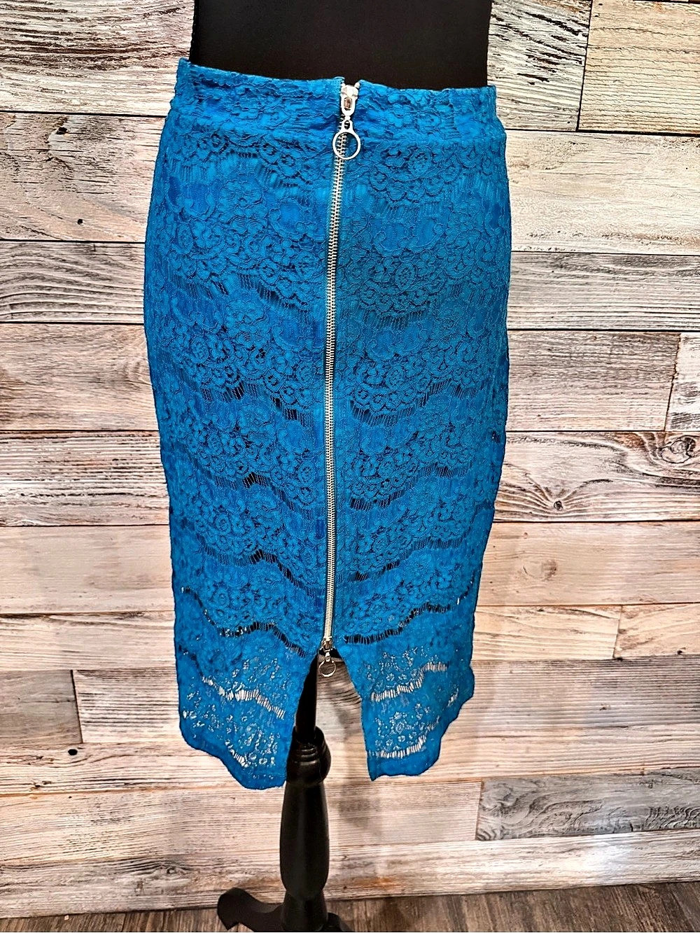 Bongo Lace Midi Skirt in Blue Size XL Like New